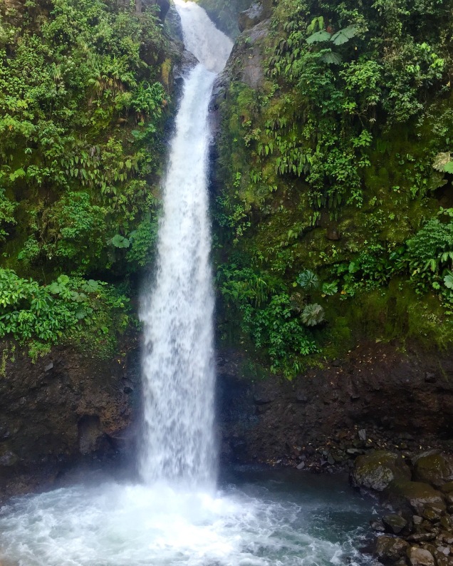 paz-waterfall-costa-rica
